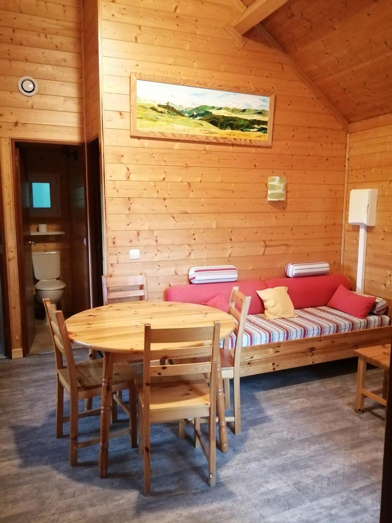 Le Chalet De Lilie Bassignac Kültér fotó